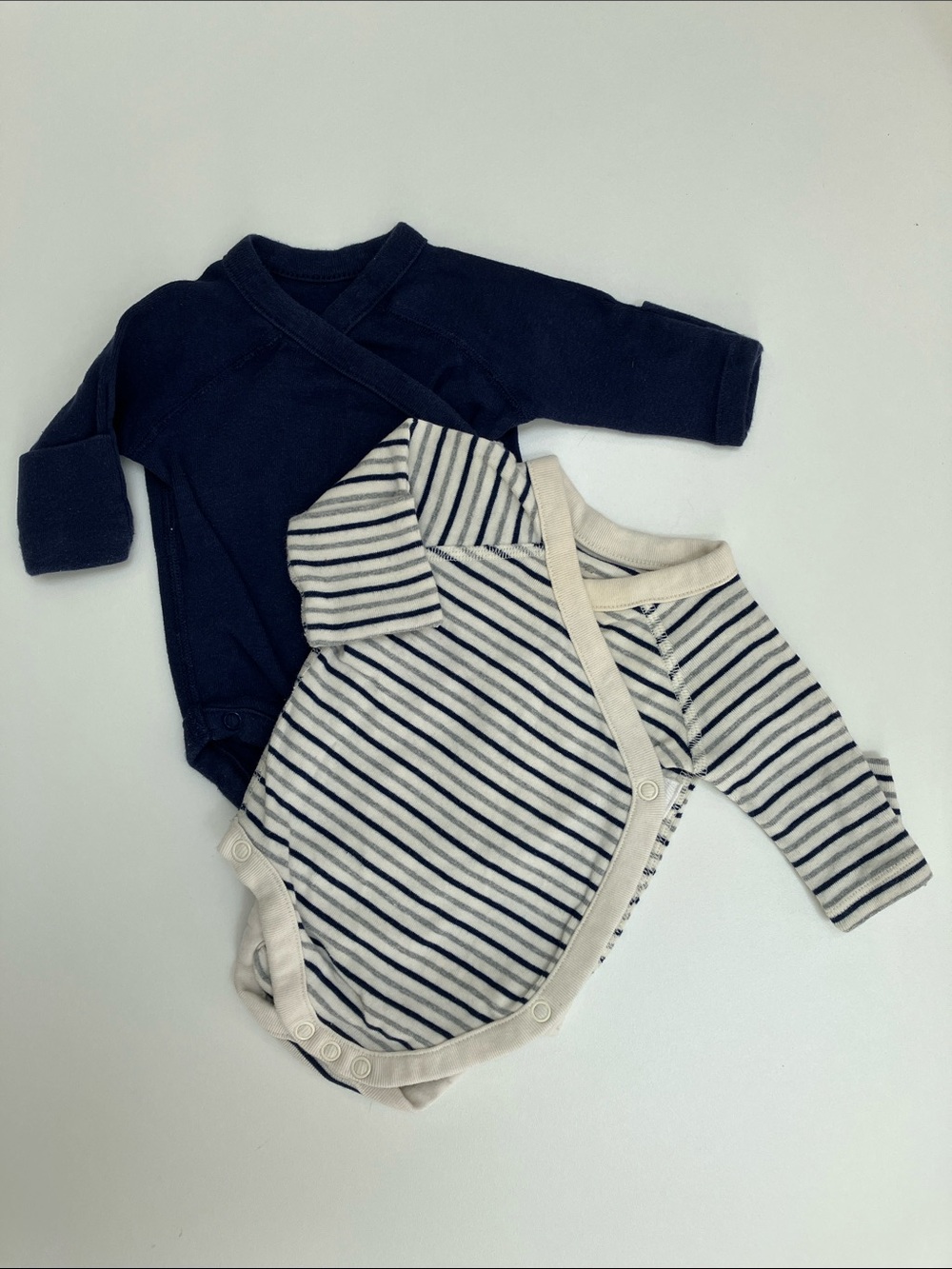 Hanna Andersson Bodysuits (size Newborn)